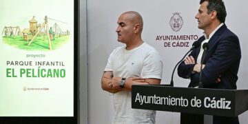Presentando el proyecto de El pelícano / FOTO: Eulogio García
