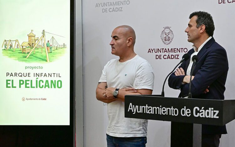 Presentando el proyecto de El pelícano / FOTO: Eulogio García