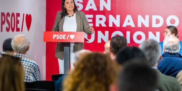 Cavada dirigiéndose a los suyos / FOTO: PSOE