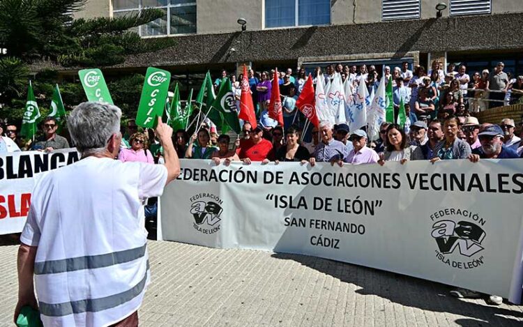 Un momento de la concentración de Marea Blanca / FOTO: Eulogio García