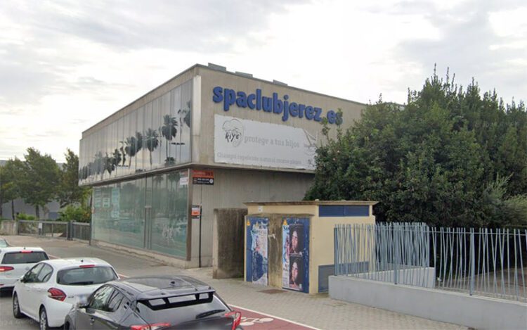 El edificio en la avenida Puertas del Sur