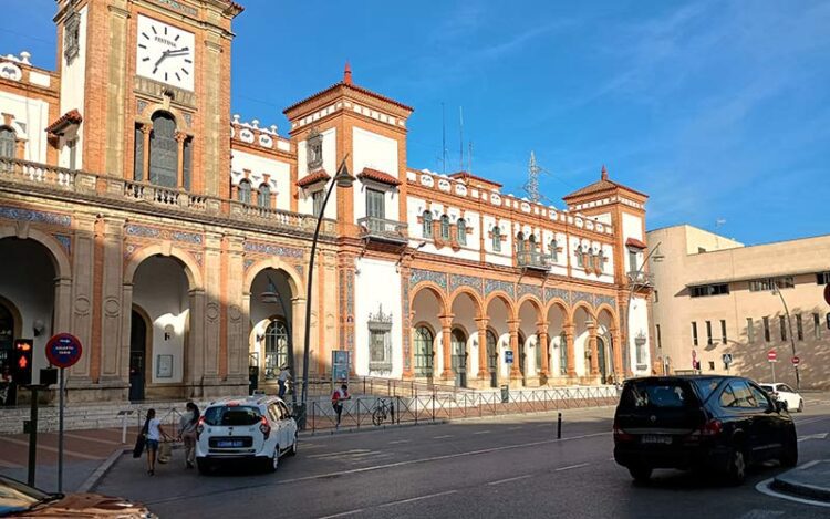 Acceso a la estación de Jerez / FOTO: DBC