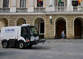 Nuevo vehículo de Valoriza en San Juan de Dios / FOTO: Eulogio García