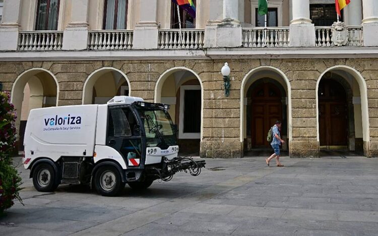 Nuevo vehículo de Valoriza en San Juan de Dios / FOTO: Eulogio García