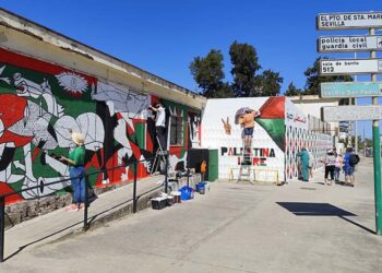 Un momento de la elaboración del mural / FOTO: Puerto Real con Palestina