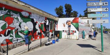 Un momento de la elaboración del mural / FOTO: Puerto Real con Palestina