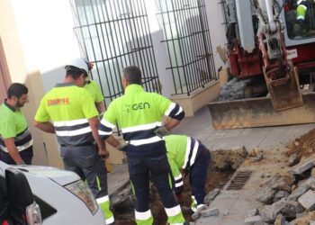 Operarios trabajando en la incidencia de marzo / FOTO: Ayto.