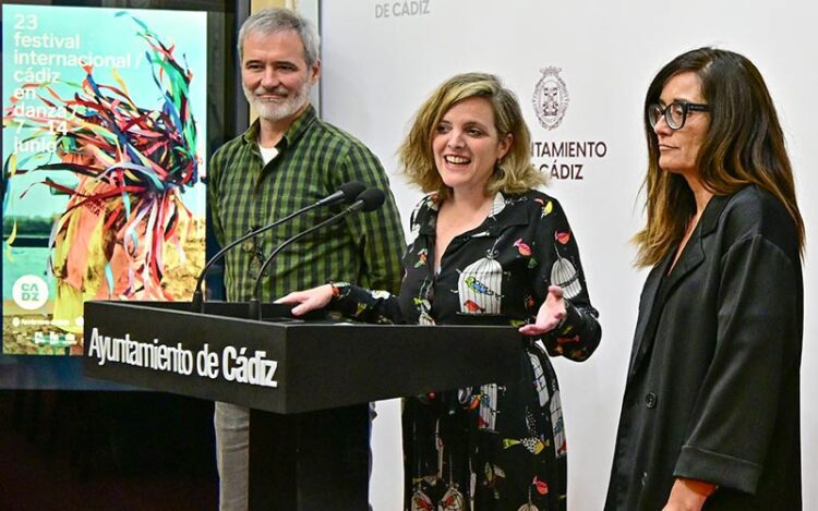 Desvelando el cartel del festival / FOTO: Eulogio García