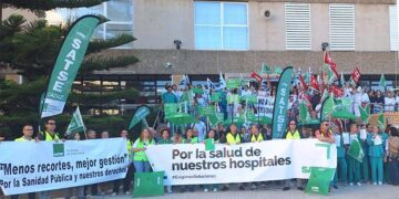 Protesta de Satse a las puertas del centro isleño / FOTO: Satse