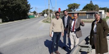 El alcalde visitando meses atrás la zona a reordenar / FOTO: Ayto.