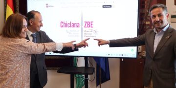 Presentando la nueva denominación de la ZBE / FOTO: Ayto.