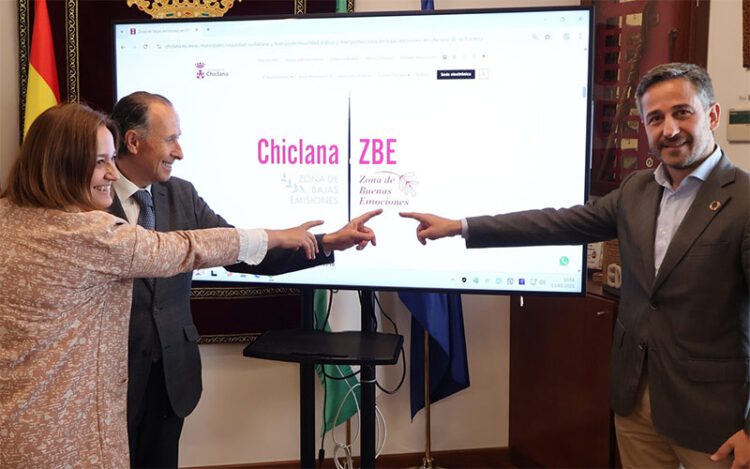Presentando la nueva denominación de la ZBE / FOTO: Ayto.