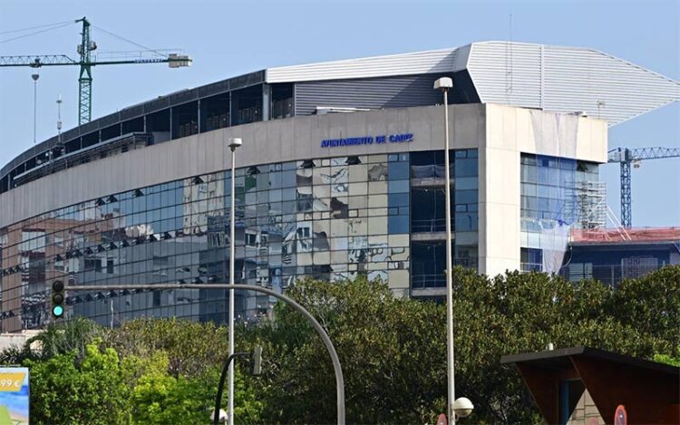 El estadio sigue sin nombre en su fachada / FOTO: Eulogio García