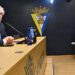 El vicepresidente Contreras atento a las palabras de Vizcaíno / FOTO: Eulogio García