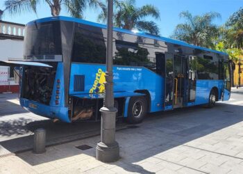 Vehículo averiado en pleno centro el pasado abril / FOTO: PSOE