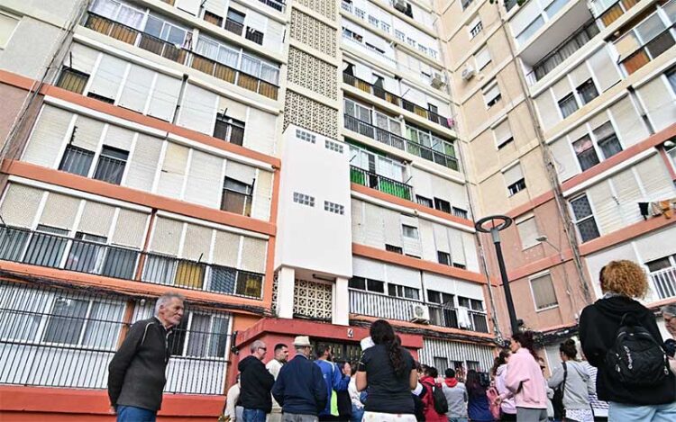 Durante el pasado desahucio de Tamara también en Guillén Moreno / FOTO: Eulogio García