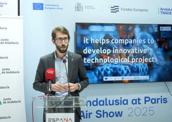 El director del CFA interviniendo durante la presentación en Francia / FOTO: Junta