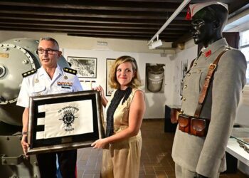 Simbólico acto de recepción del maniquí / FOTO: Eulogio García