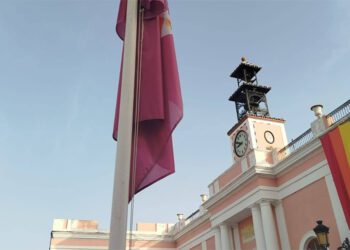 La fachada del Consistorio luce estos días la bandera arcoíris / FOTO: Ayto.