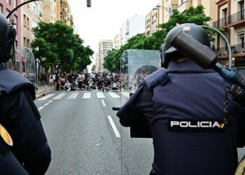 Una de las sentadas en la avenida / FOTO: Eulogio García