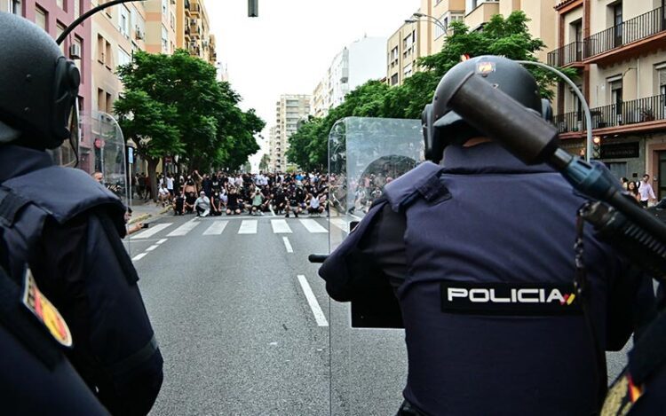 Una de las sentadas en la avenida / FOTO: Eulogio García