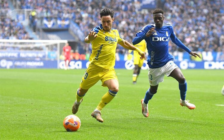 Iza volvió a ser titular en el último partido liguero / FOTO: Cádiz CF