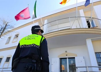 En la puerta de la Jefatura / FOTO: UGT