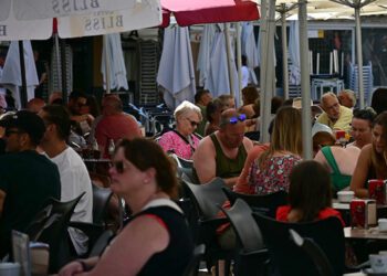 Terraza en hora punta / FOTO: Eulogio García