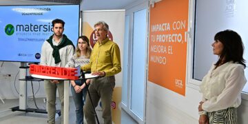 Un momento de la entrega de despachos / FOTO: Eulogio García