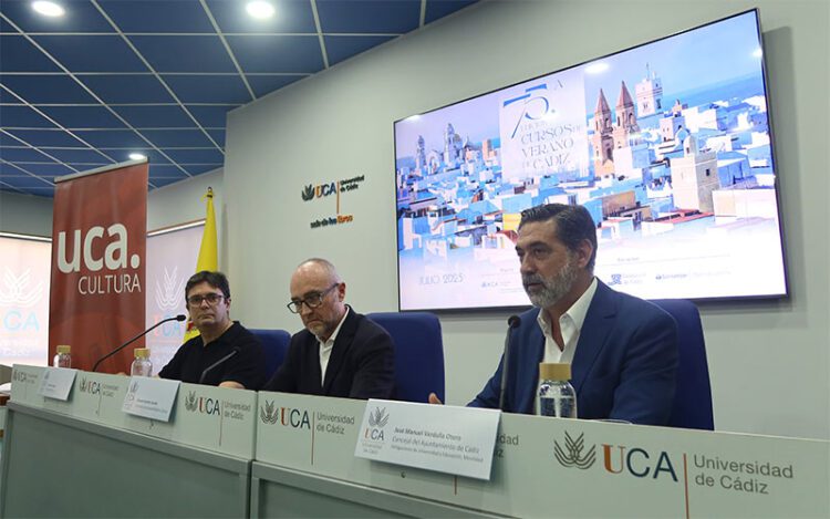 En la presentación de los Cursos de Verano / FOTO: UCA