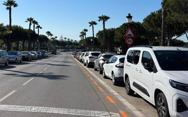 Ya están pintadas las más de 8.000 plazas reguladas / FOTO: Ayto.
