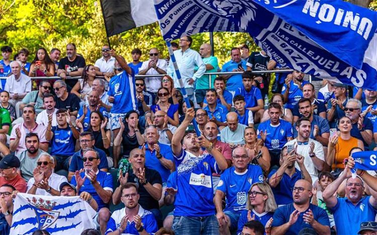 Afición azulina durante una reciente asamblea en el parque / FOTO: Ayto.