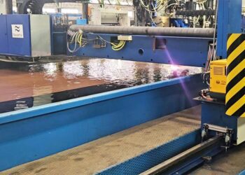 Un momento del corte de chapa de la segunda corbeta del programa / FOTO: Navantia