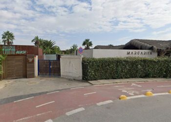 Dos de los tres chiringuitos señalados