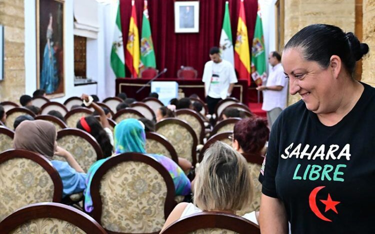 Un momento de la recepción a los menores en la Diputación / FOTO: Eulogio García