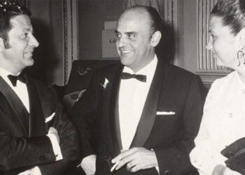 Emilio de la Cruz (en el centro) en una foto cedida por la APC