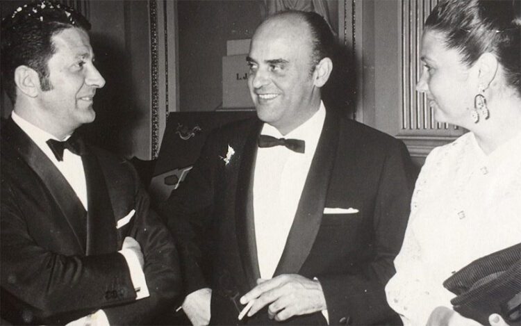 Emilio de la Cruz (en el centro) en una foto cedida por la APC