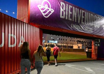 Acceso a los conciertos del muelle gaditano / FOTO: Eulogio García