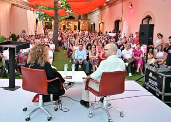 Un momento de la charla inaugural con Gioconda Belli / FOTO: Eulogio García