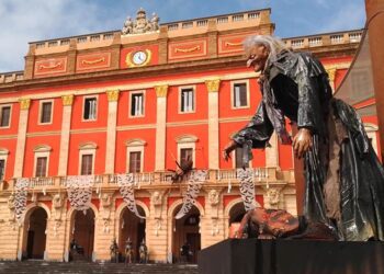 Detalle de la plaza del Rey en Halloween 2024 / FOTO: DBC