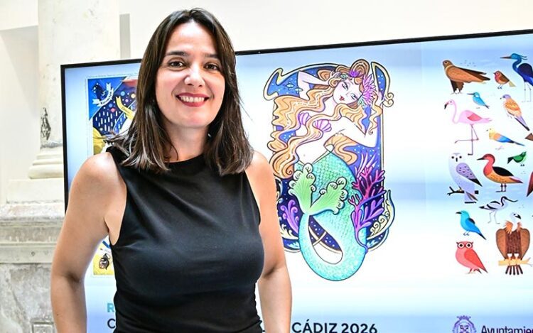 Jove posando con algunos de sus trabajos / FOTO: Eulogio García