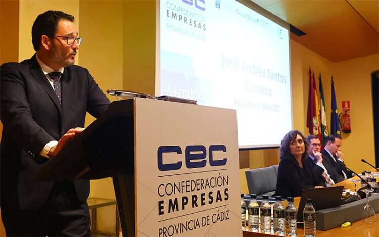 El nuevo presidente de la CEC en la última asamblea de la entidad / FOTO: CEC