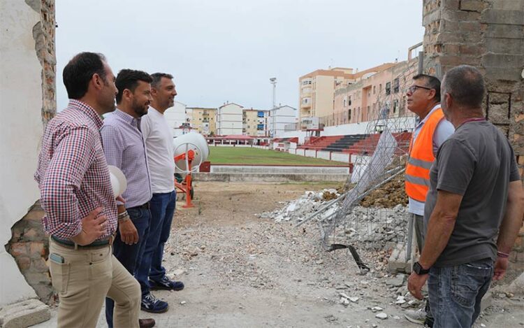 Supervisando los trabajos en marcha / FOTO: Ayto.