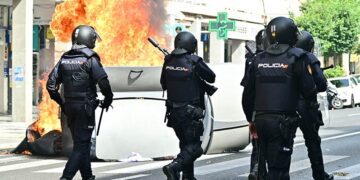 Tratando de controlar el caos de aquel miércoles 18 de junio / FOTO: Eulogio García