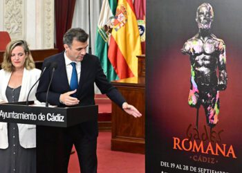 Desvelando el cartel de Cádiz Romana / FOTO: Eulogio García