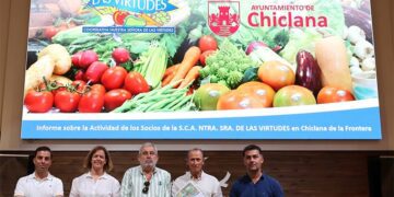 Acto conjunto entre la cooperativa y el Consistorio / FOTO: Ayto.
