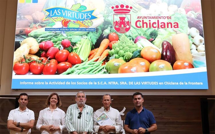 Acto conjunto entre la cooperativa y el Consistorio / FOTO: Ayto.