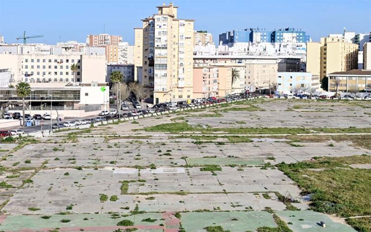El solar de CASA, a la espera desde hace años / FOTO: Eulogio García