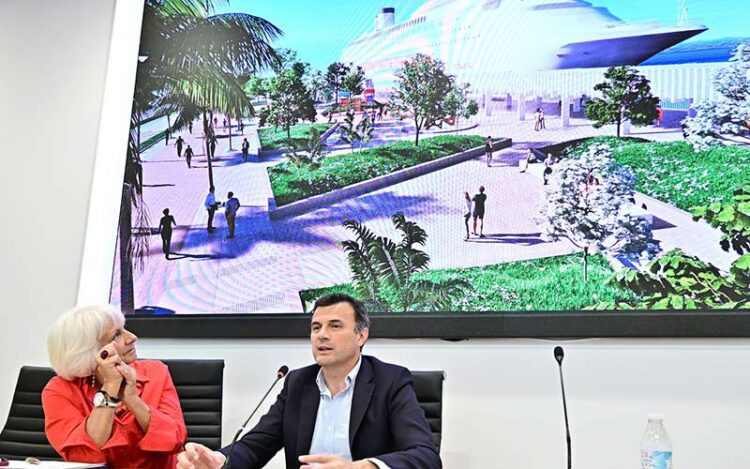 La presidenta de la APBC y el alcalde juntos para celebrar las próximas obras / FOTO: Eulogio García