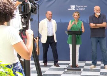 Risas previas a la rueda de prensa de reconciliación / FOTO: Diputación